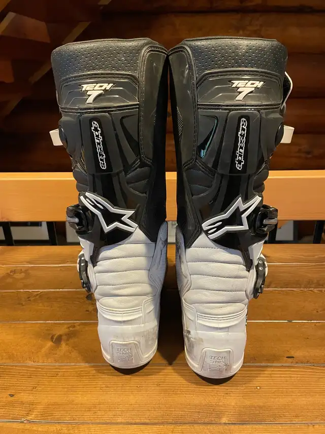 Alpinestars Tech 7 Motocross Boots Size 9 in Men's Shoes in Revelstoke - Image 4