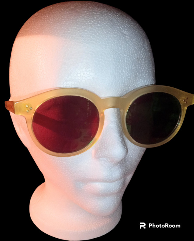 NEW WildFox Unisex Deluxe Harper Clear Yellow Sunglasses in Jewellery & Watches in City of Toronto - Image 2