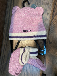 Roots baby knit booties and hat -NEW WITH TAG