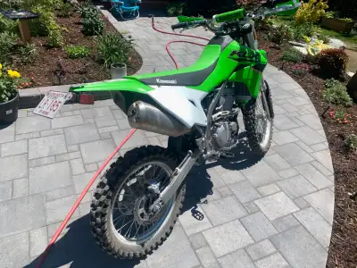 2022 Kawasaki KLX300R. Brand new, less than 2hrs run time. Hand guards added along with a skid plate...