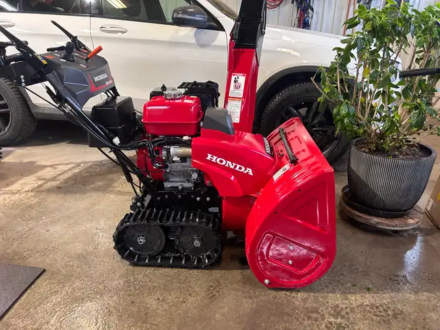 souffleuse Honda HSS1332Actd in Snowblowers in Lanaudière - Image 2