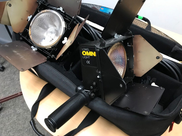 2 Sets Lowel Omni 2-Point Tungsten Lighting Kit in Cameras & Camcorders in Markham / York Region - Image 4