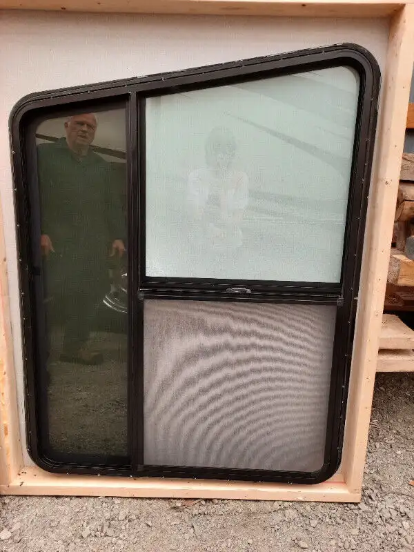 FENÊTRE ou VITRE de MOTORISÉ (usagé) in RVs & Motorhomes in Victoriaville - Image 4