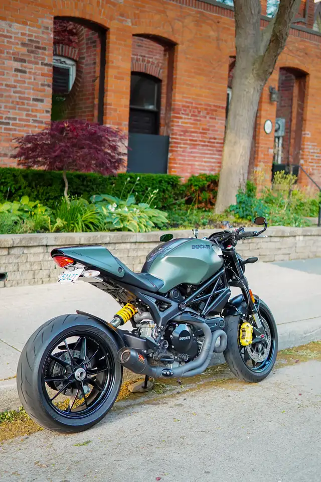 Ducati Monster 1100 EVO Diesel in Sport Bikes in Oakville / Halton Region - Image 8