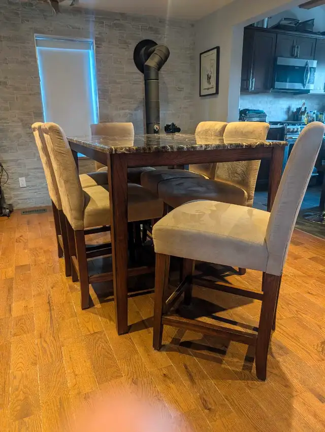 Dining Set in Dining Tables & Sets in Napanee - Image 4