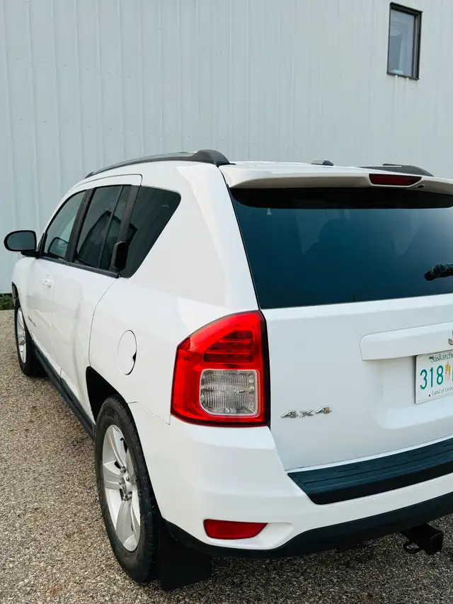 2011 jeep compass 4X463347529032449123