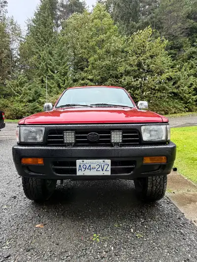 1993 Toyota 4Runner 22RE 5-Speed Manual – $6,500 OBO Selling my 1993 Toyota 4Runner with 256,000 km,...