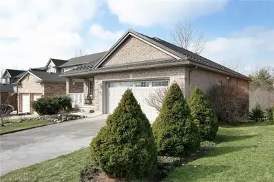 for rent entire house 606 Clearwater Cres. London