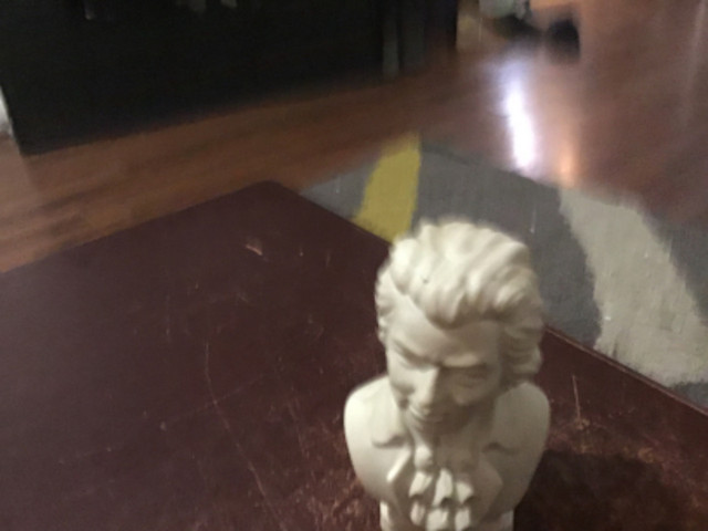 Statuette de Beethoven dans Décoration intérieure et accessoires  à Lévis - Image 3