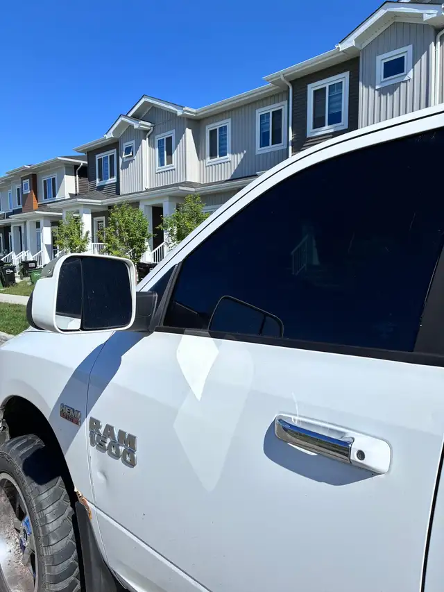 2014 Dodge Ram 1500 SLT 5.7L Hemi - 160KM525321610692536323