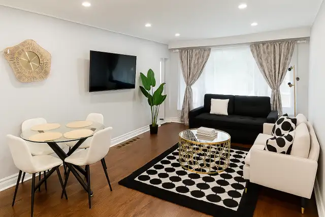 Newly Reno'd 3BR North York Bungalow—Near TTC & Rogers Stadium! in Ontario in Canada - Image 2