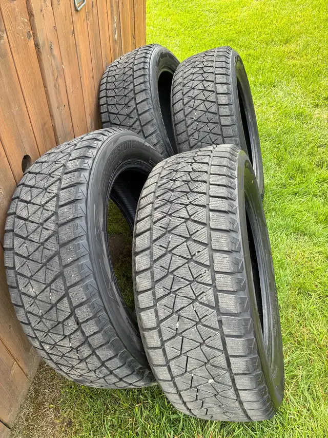 Pneus Hiver Blizzak P245/55/R19 in Tires & Rims in Saguenay - Image 3