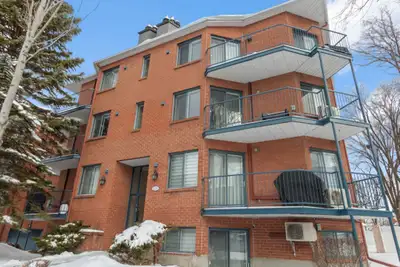 Magnifique condo lumineux – Secteur recherché de Rivière-des-Prairies Description : Découvrez ce sup...
