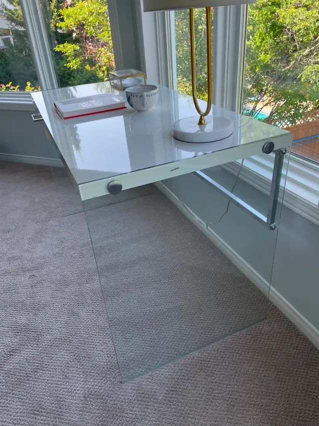 Glass Desk in White in Desks in Ottawa - Image 3