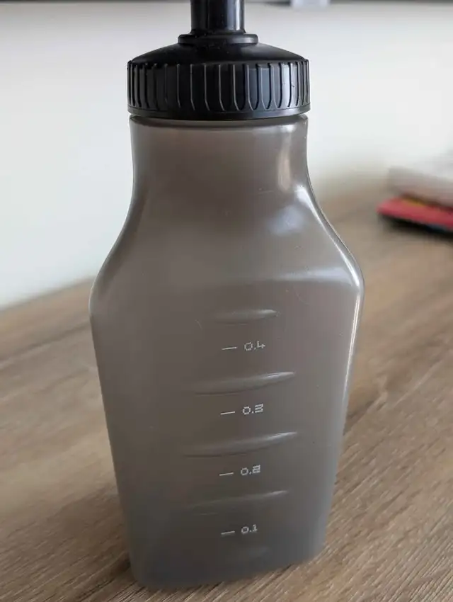 Ceinture avec gourde Salomon NEUVE in Fishing, Camping & Outdoors in Drummondville - Image 9