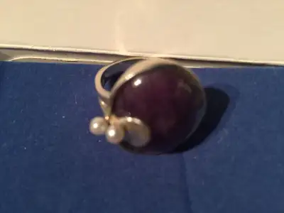Bague en argent avec améthyste et perles, View more