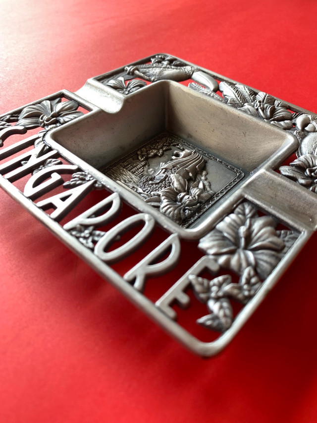 Vintage Square Metal Singapore Ashtray  in Arts & Collectibles in City of Toronto - Image 2