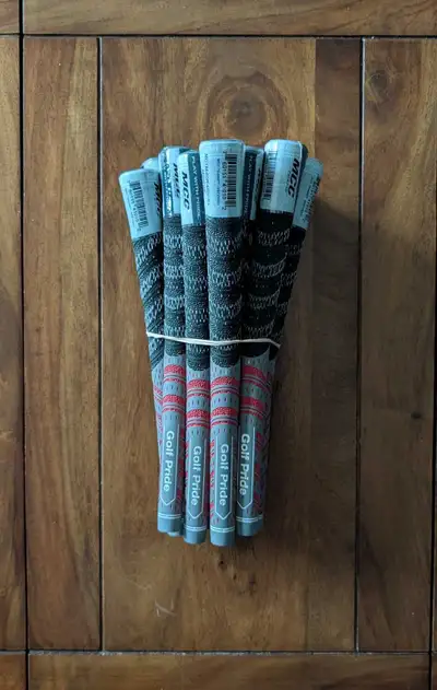 Golf Pride MCC Teams Grey/Red Midsize Grips, Set of 13, View more