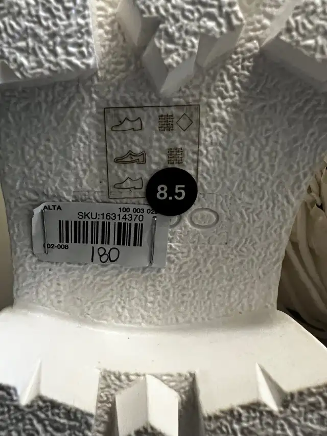 Brand New-Alta White Platform Boots - Size 8.5 in Other in City of Toronto - Image 6