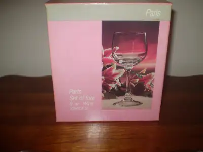 STYLESETTER ( PARIS SET OF 4 - 9 oz WINE GLASSES ) New In Box, View more