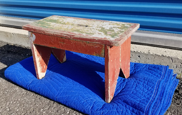 Vintage weathered farm cottage stool wood red gray green c1930s in Arts & Collectibles in Ottawa - Image 4