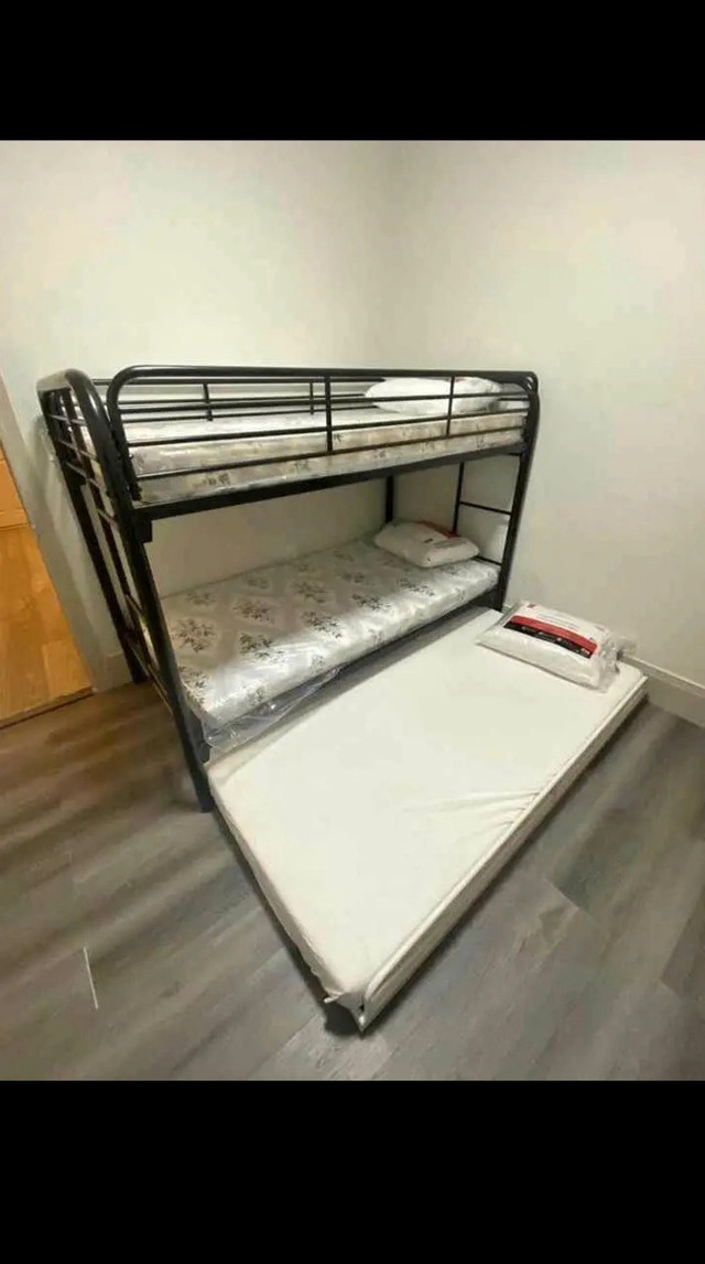 ingle over single black metal bunk bed for sale in Beds & Mattresses in City of Toronto - Image 2