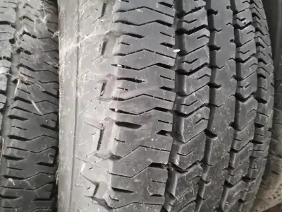 235 75 17 Hankook dynapro A/T pneus d'été 10/32. Tres bon. 514-220-0226.