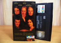 Cassette VHS: film. La maison aux esprits.