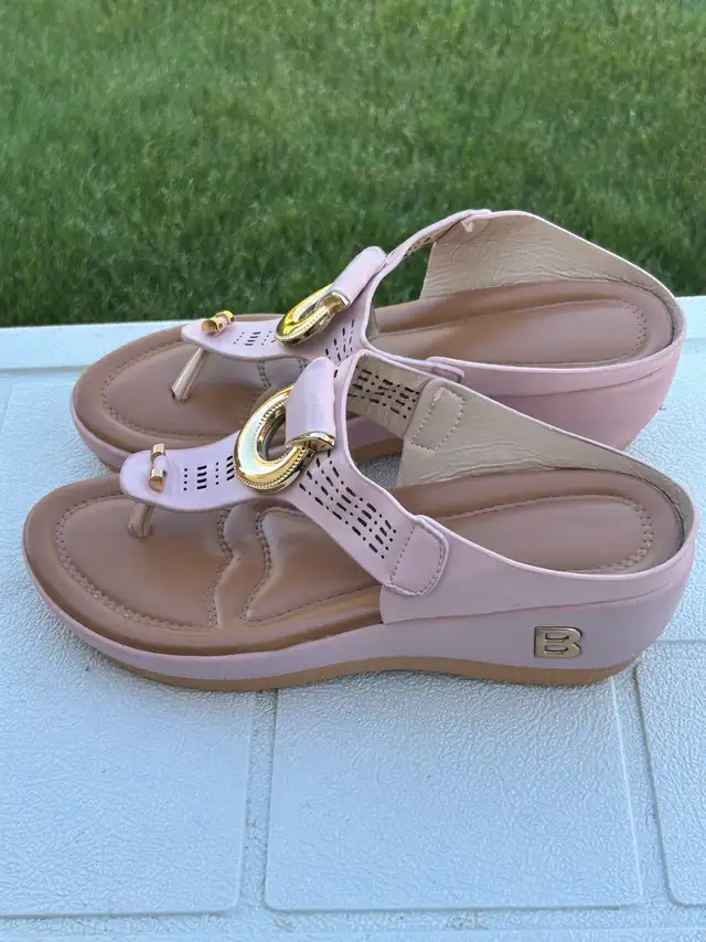 Women’s Shoes in Women's - Shoes in Edmonton - Image 2