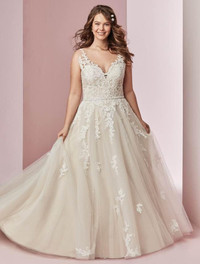 Beautiful Never Worn Wedding Dress For Sale!