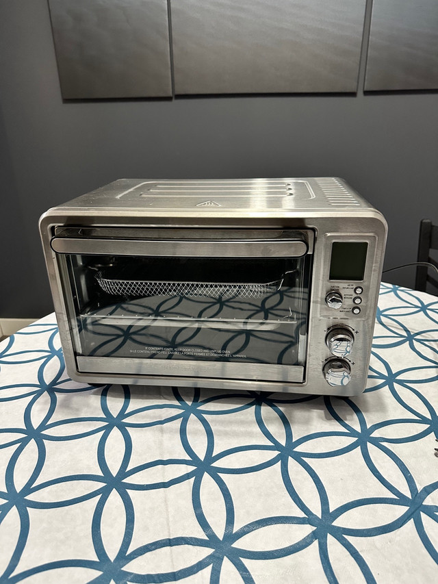 Hamilton Beach Sure-Crisp Digital Air Fryer Toaster Oven in Toasters & Toaster Ovens in St. Albert