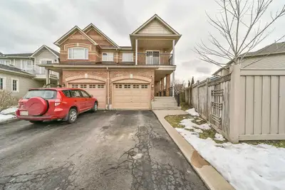 4Bed 4Bath House for Rent in Brampton Spacious 4bed 4bath whole house along with a finished basement...