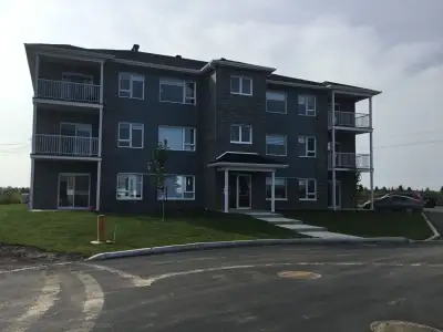 SUPERBE CONDO À LOUER