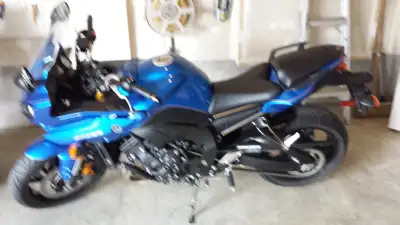 This sporty 800 cc Fazer 8 is a well-maintained bike in immaculate condition. Always stored indoors....