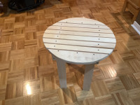 Petite table ronde de jardin