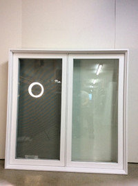 10046BP Fenêtre Battant PVC Blanc 2 sect 1 ouvr 54 3/4 x 54 3/4