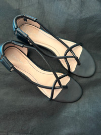 Calvin Klein Black Flats Size 10 (USED LIKE NEW)