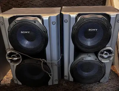 These Sony SS-RG444 speakers are in used, good working condition and deliver reliable sound performa...