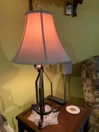 lampe métal Cast iron fer forger vintage, View more