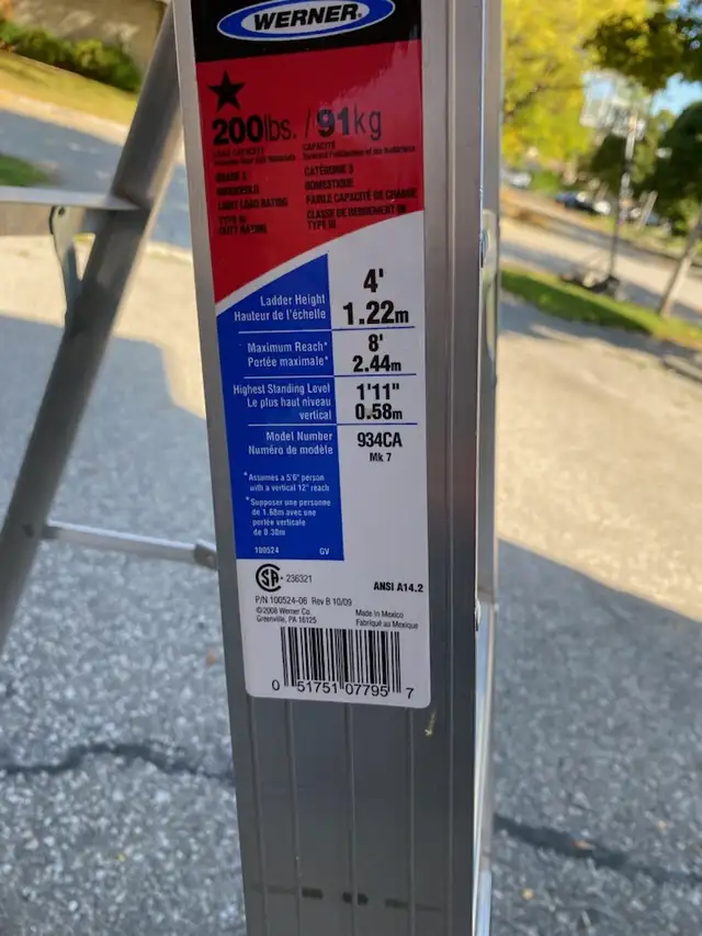 WERNER 4 FOOT STEP LADDER in Ladders & Scaffolding in Oakville / Halton Region - Image 5