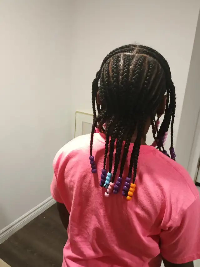 African hair stylist : Sylvia