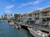500k BANK OWNED 3/3 Hallandale BCH Waterfront Townhome BOAT DOCK