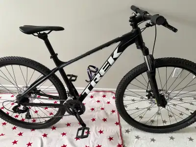 Trek Marlin 4 moubtain bike Size Medium, View more