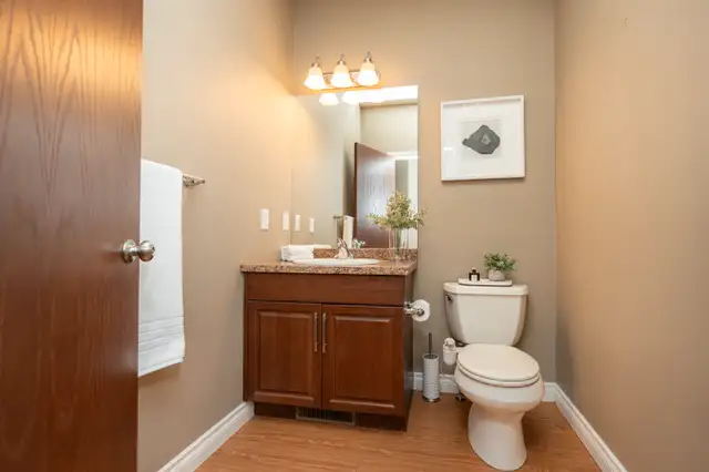 3 Bedroom, 3.5 Bathroom Townhouse with attached Garage62863327514243124