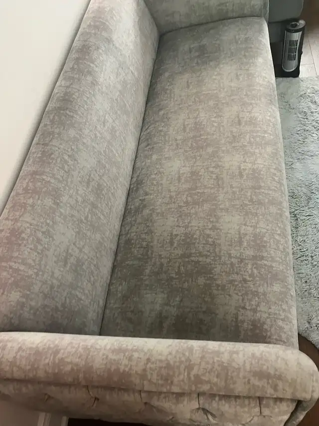 Brand New Grey Velvet Tufted Sofa in Couches & Futons in City of Toronto - Image 5