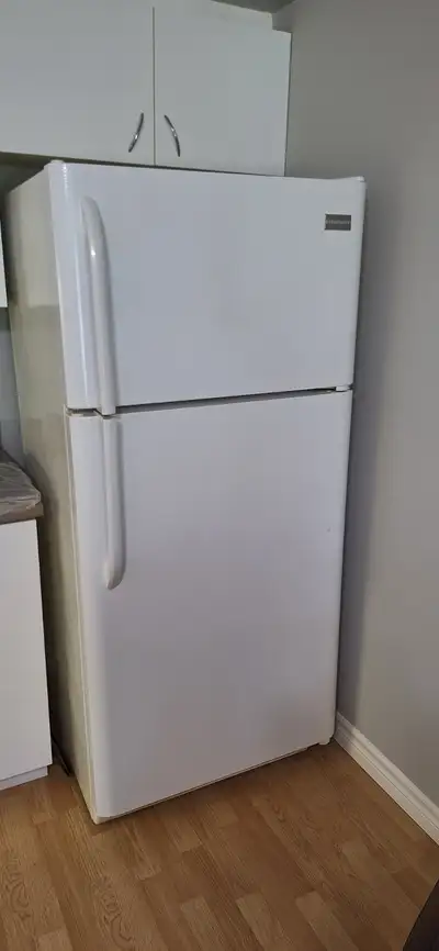 laveuse et secheuse et frigidaire a vendre, View more