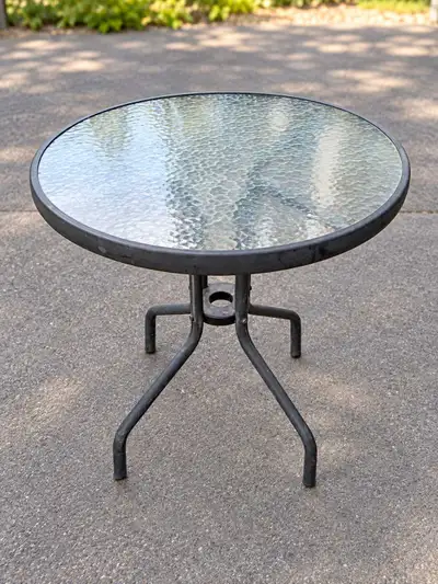 Table de patio ronde en verre, View more
