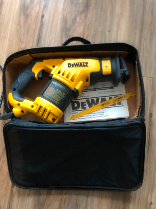Dewalt Reciprocating saw dwe357 in Power Tools in Edmonton - Image 4
