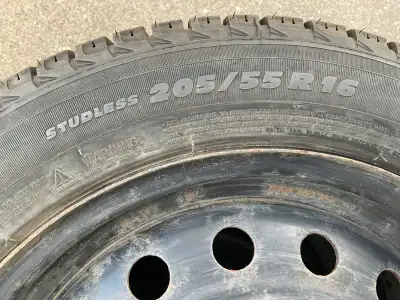 I am selling a set of 4 Michelin X-Ice winter tires mounted on steel rims, sized 205/55R16, perfect...