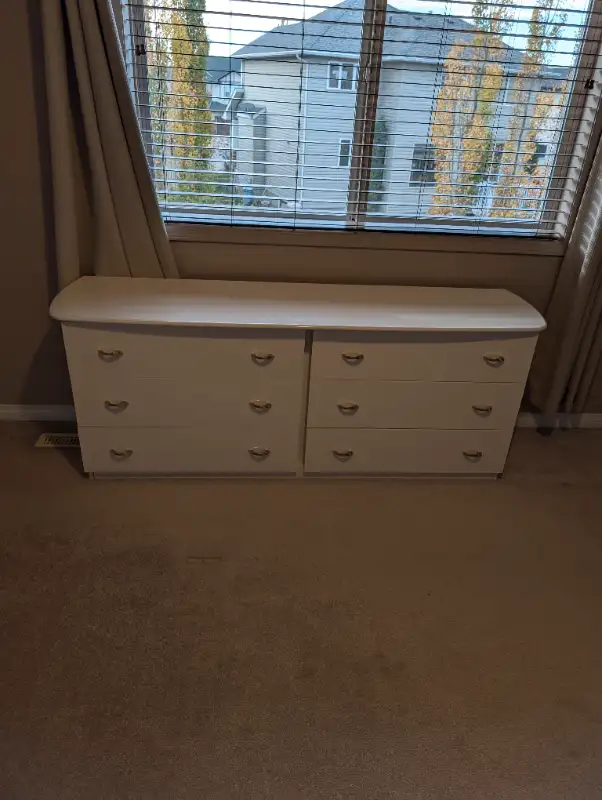 Dresser and Nightstand62863284007043128